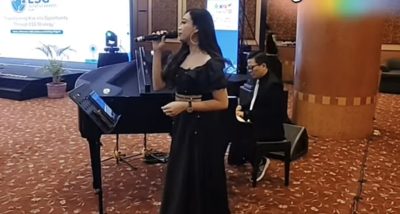 Sewa Pianis Singer Jazz di Hotel Mega Anggrek